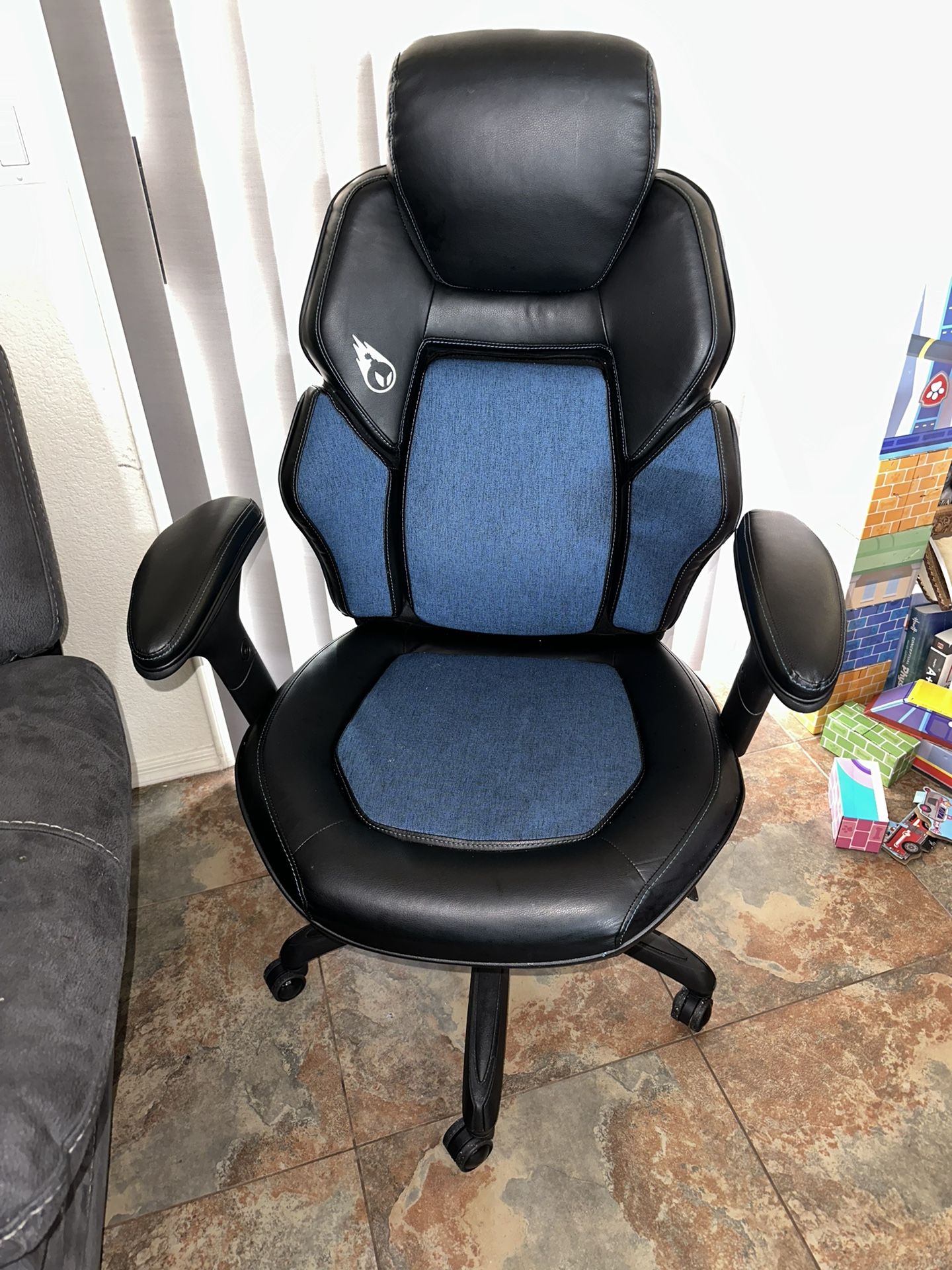 DPS 3D Insight Gaming Chair with Adjustable Headrest (Blue) for Sale in
