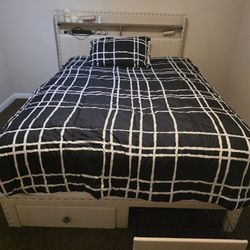 Beige Queen Bedroom W/ 2 Storage Drawers 