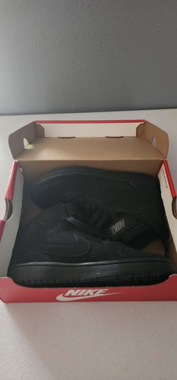 Black Nike shoes
