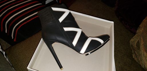 Womens heels (7.5) NEW