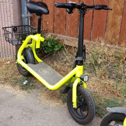 $230! The Lowest I Dont Sell To Crackheads Firm Prices. Electric scooter E-scooter Ebike with seat 18mph 30 miles range with keys & charger $230! Firm