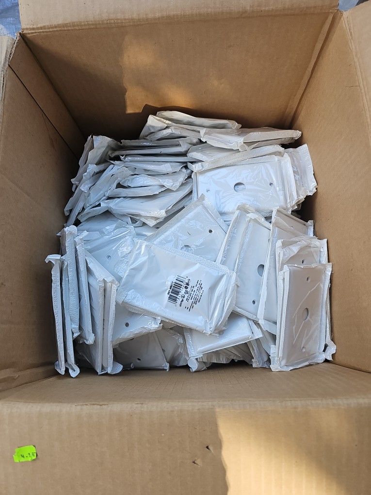 140 Pcs Leviton 88017 Phone/cable 0.625" Dia 1-Gang White Wall Plate Lot of 5, New