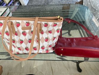 Purse ,  Looks like new   all  for