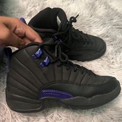 Jordan Unisex  Sneakers Purple And Black 