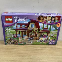 LEGO FRIENDS 41126 HEARTLAKE RIDING CLUB.