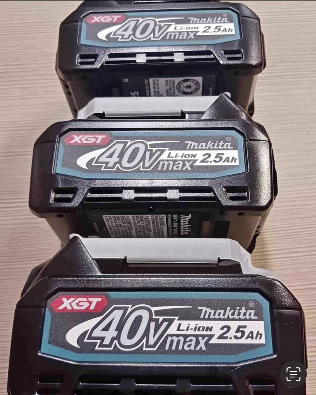Makita New Battery 2.5 Battery XGT 40v $90 Each One Nuevas
