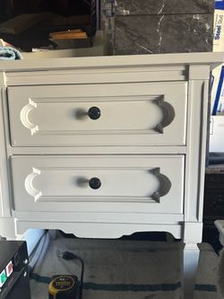 Grey dresser and Naitstand