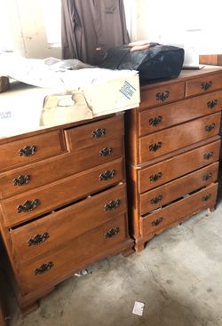 2 Chest of drawers
