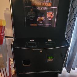 Dimond Skill Slot Machine With Bill Recepter And Printer