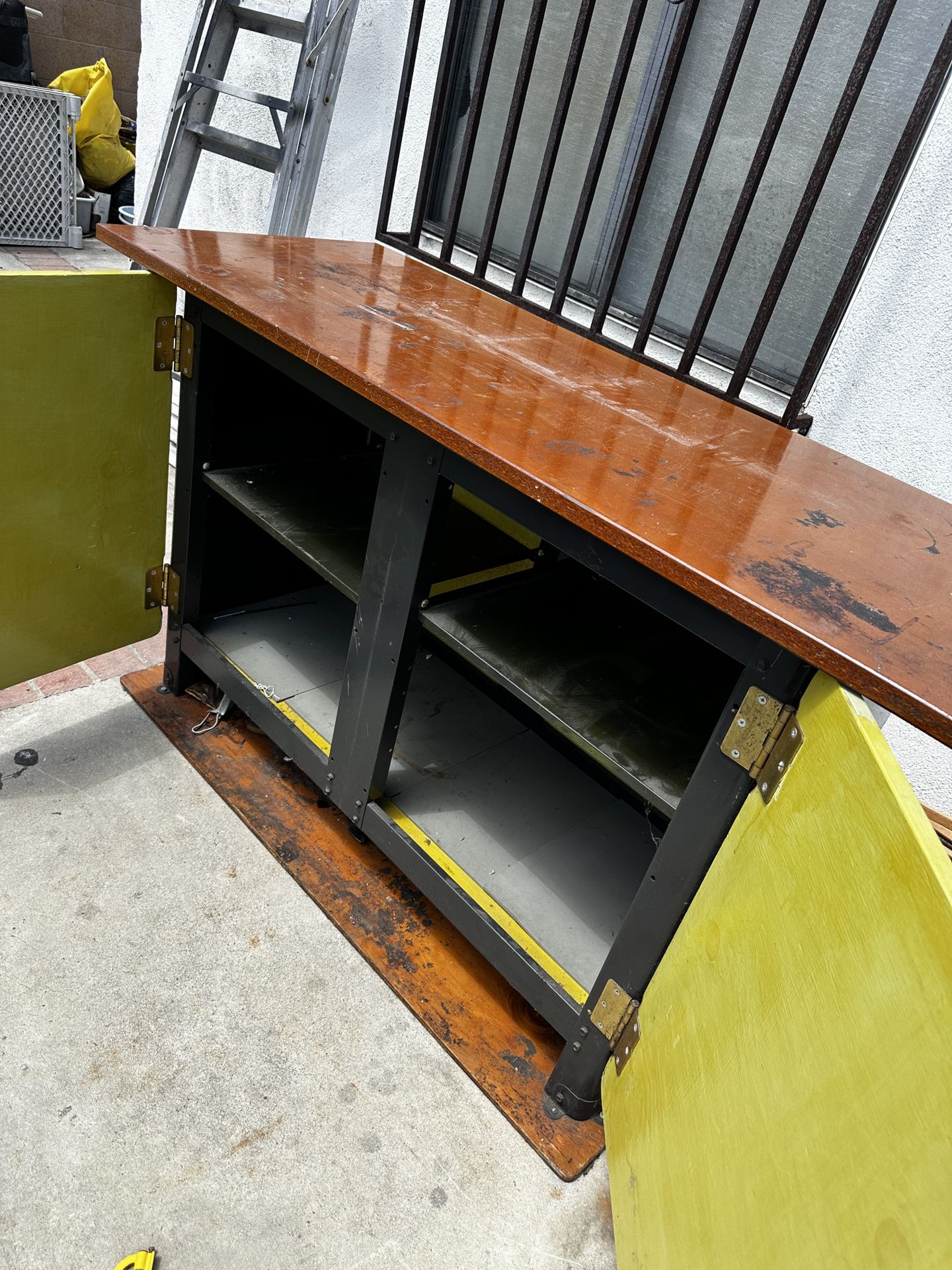 Work Bench Table With Storage 