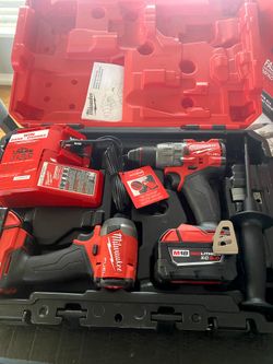 Milwaukee M18 FUEL 18 V Lithium ion Brushless Cordless Hammer Drill & Impact Driver Combo Kit  2 Batteries