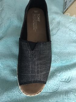 TOMS metallic black linen. Size 8. Brand new.