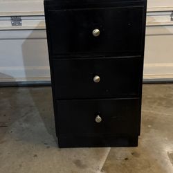 SMALL DRESSER WITH THREE DRAWERS