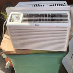LG window air conditioner like new