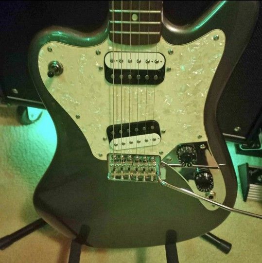 Fender Squire PARANORMAL Supersonic