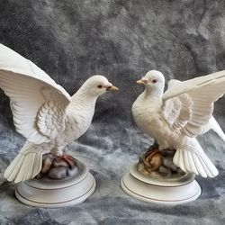 Beautiful  Vintage  Andrea Sadek Porcelain  White Doves Figurines Gulp