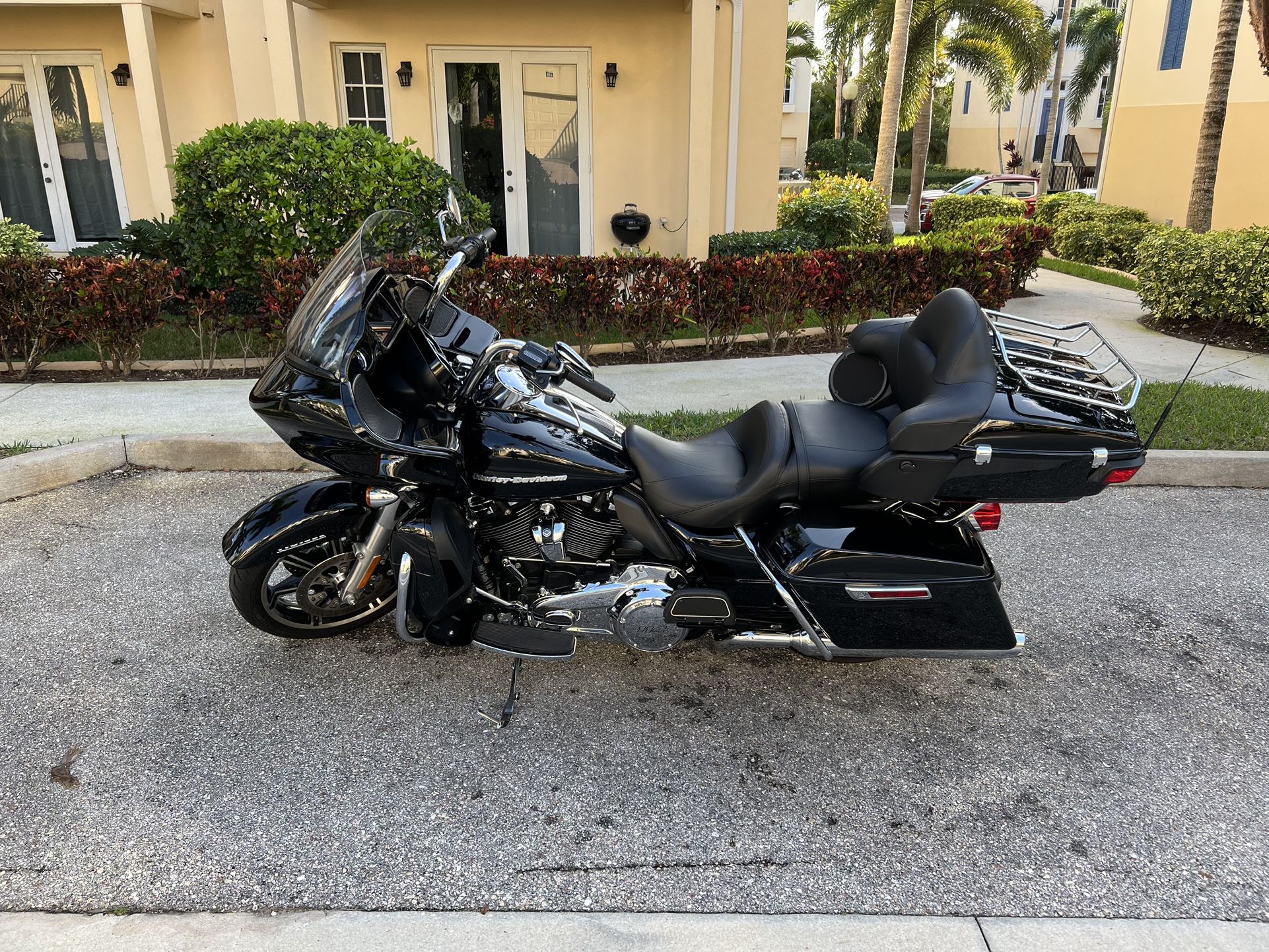 2020 Harley Davidson Road Glide Limited Motorcycle