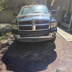 Selling For Parts 2004 Dodge Ram 2500 Slt