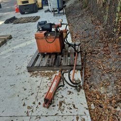Red Lion Hydraulic Ram