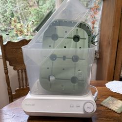 Mom Cozy Sterilizer And Dryer/ Glass Bottles 