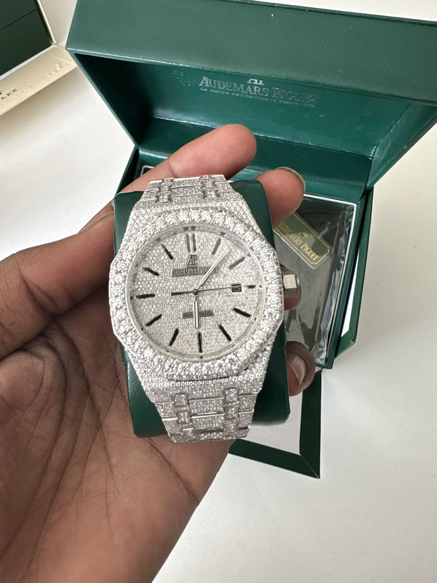 Bussdown VVS Clairity Moissanite AP