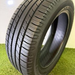 V19  215 55 17 94H  Michelin  Defender 2  One Used Tire 90% Life 