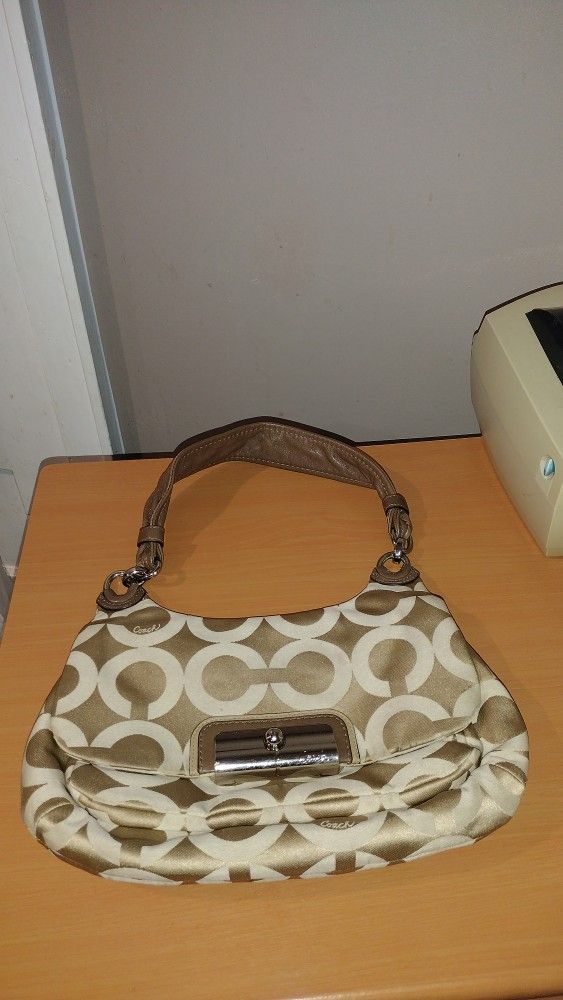 COACH SHOULDER BAG