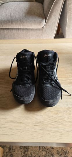 Kids Asics wrestling shoes
