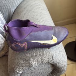 Soccer Cleats Size 5Y