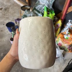 🌼 Garden Supplies – Flower Pots, Soil, and Rocks 🪴