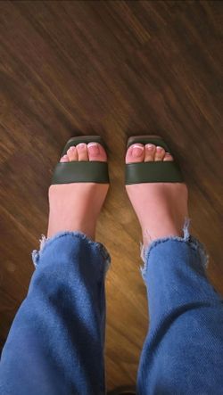 Green heels 7.5