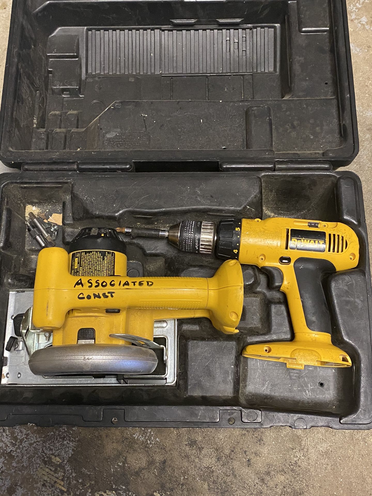 DeWalt Drill and Circular Saw Combo Kit