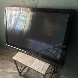 36 Inch Flat Tv and Antenna $30