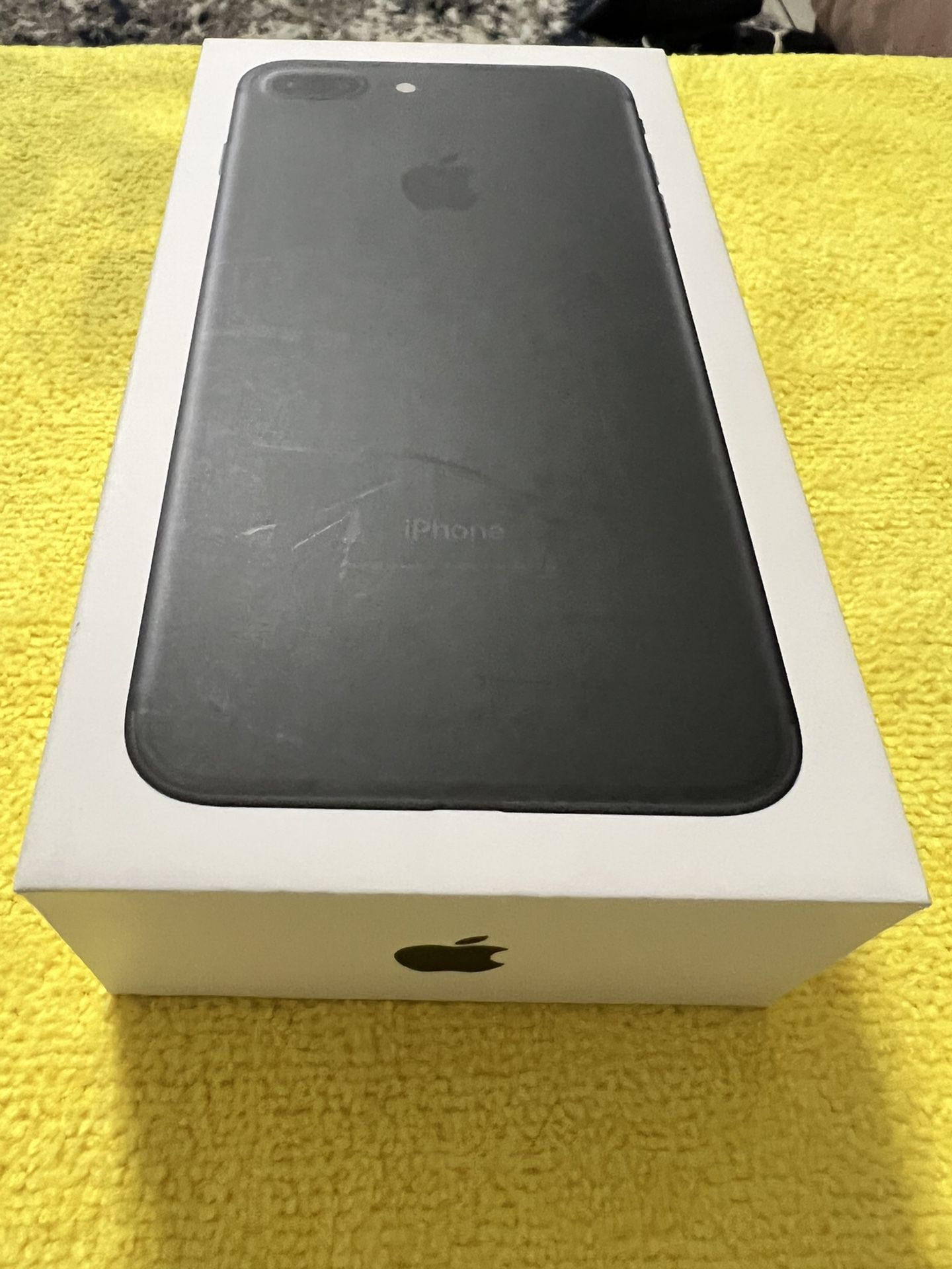 iPhone 7 Plus Like New 132gigs Black Free Accessories 