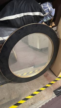Free wall mirror