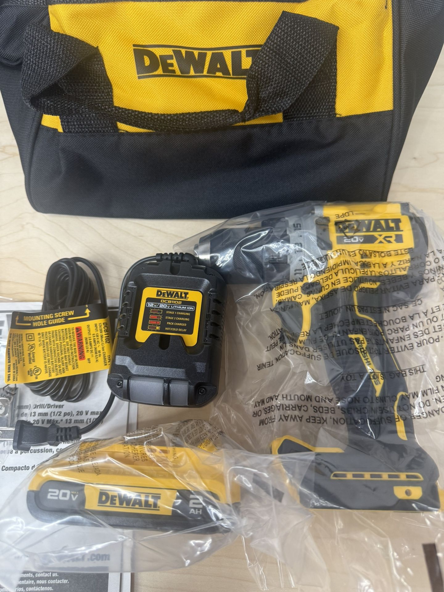 Dewalt XR DCD800 compact drill with battery and charger and bag new
