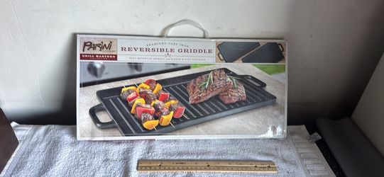 Cast iron reversible griddle