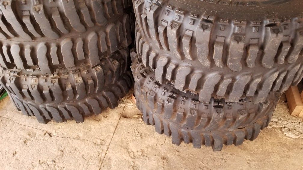 35x14.50x15 boggers (tires)