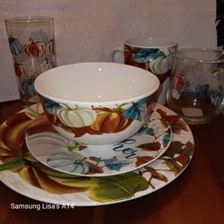 Norfolk Royal Autumn 4 Place Settings