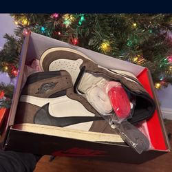 Travis Scott Jordan 1s
