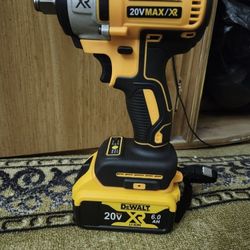 DeWalt 20v Impact Wrench With Battery  No Charger 