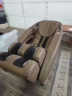 Full Body Massage Chair Recliner by Human Touch