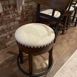  4 Counter Height Barstools