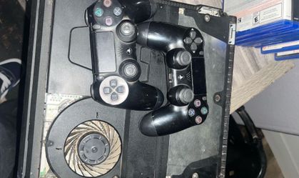 PS4 & GAMES