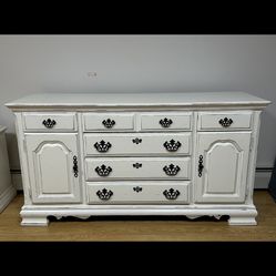 Beautiful Distressed White Dresser 