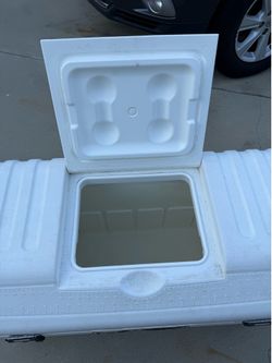Igloo 156L Large White Hard Cooler with Lid