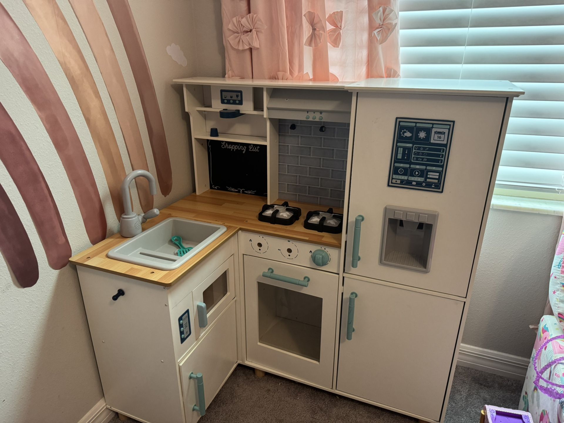 Kids Play Kitchen