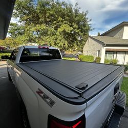 Retrax roll up truck bed cover 