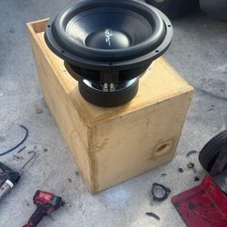 15” Skar VXF 2ohms Like New And Custom Box