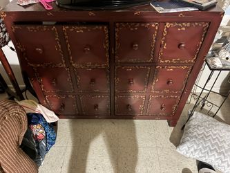 Dresser